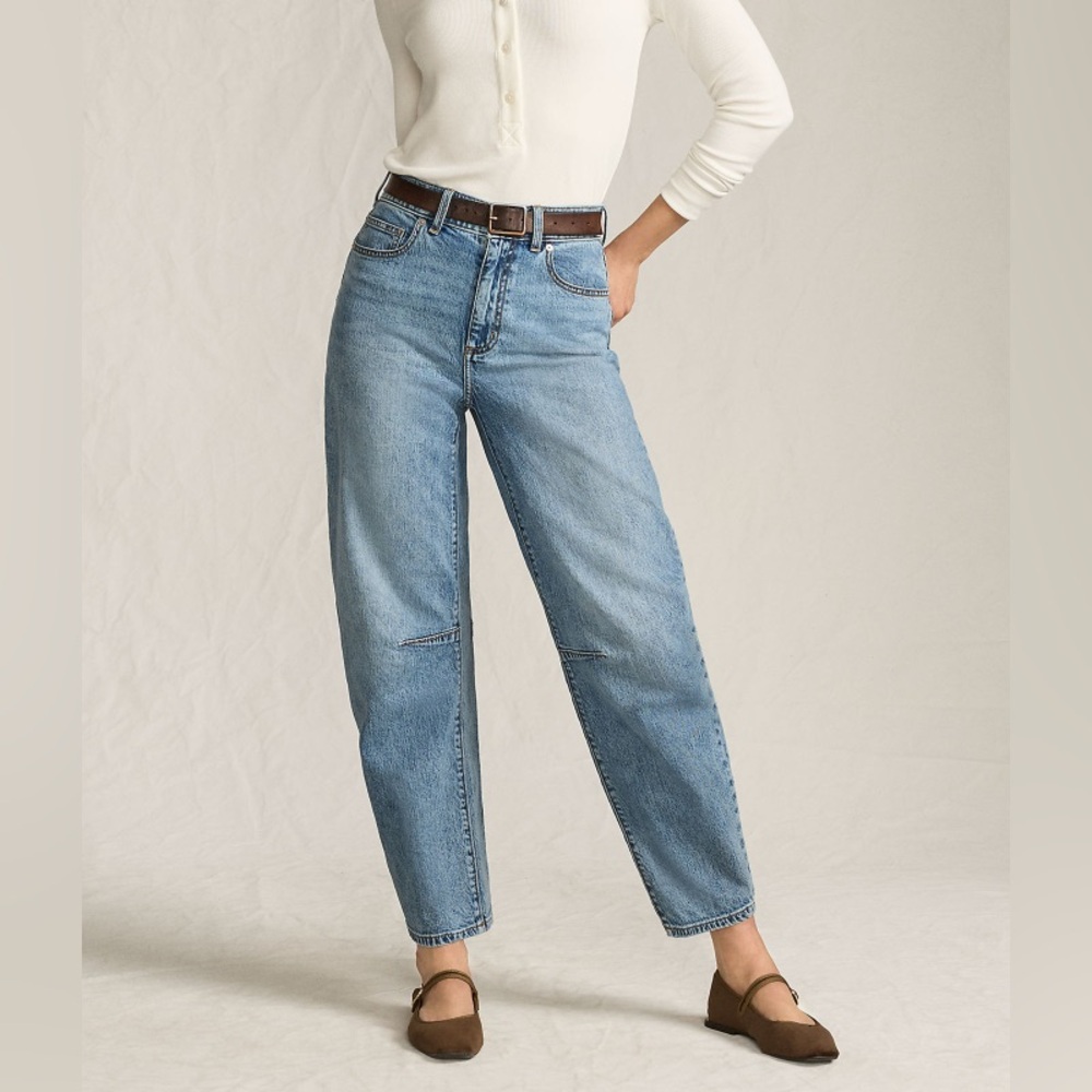 Land’s End Soft Denim Relaxed Barrel Leg Ankle Jeans 
Size 12